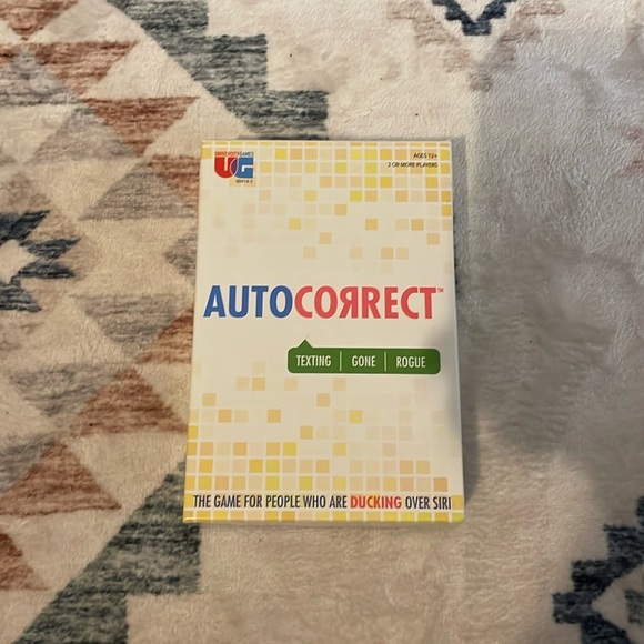 Bundle of 1000 Piece Horse Shaped Puzzle and Autocorrect Game - Picture 5 of 7